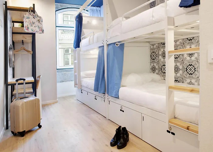 The House Baixa Hostel *